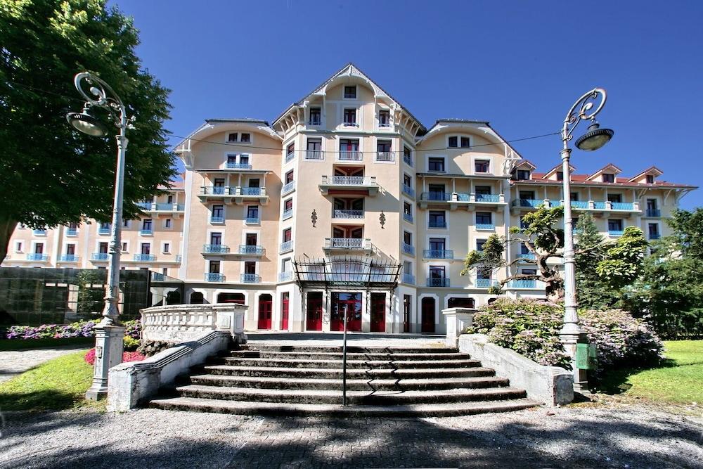 Terres De France - Appart'Hotel Le Splendid Allevard Εξωτερικό φωτογραφία